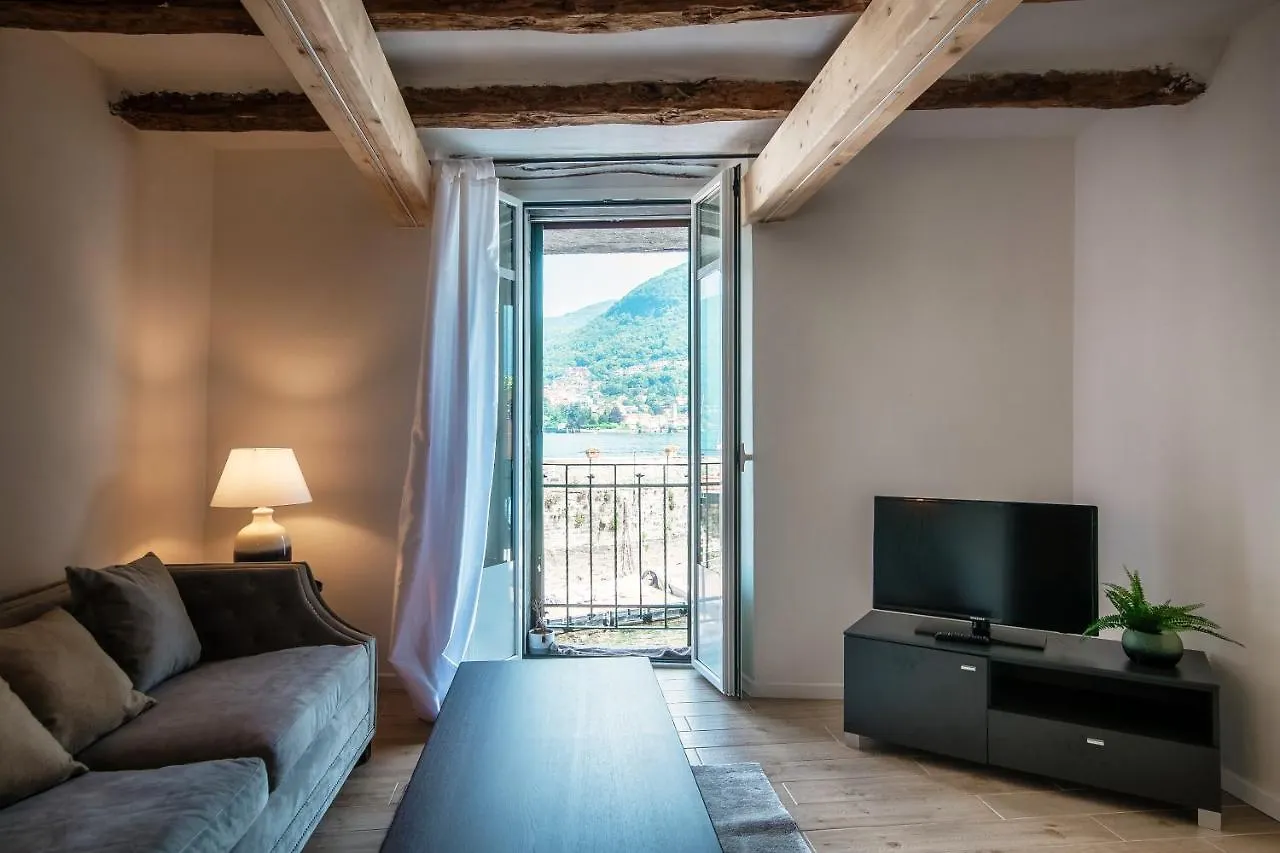 Acqua - By Myhomeincomo Moltrasio 0*,  Italie