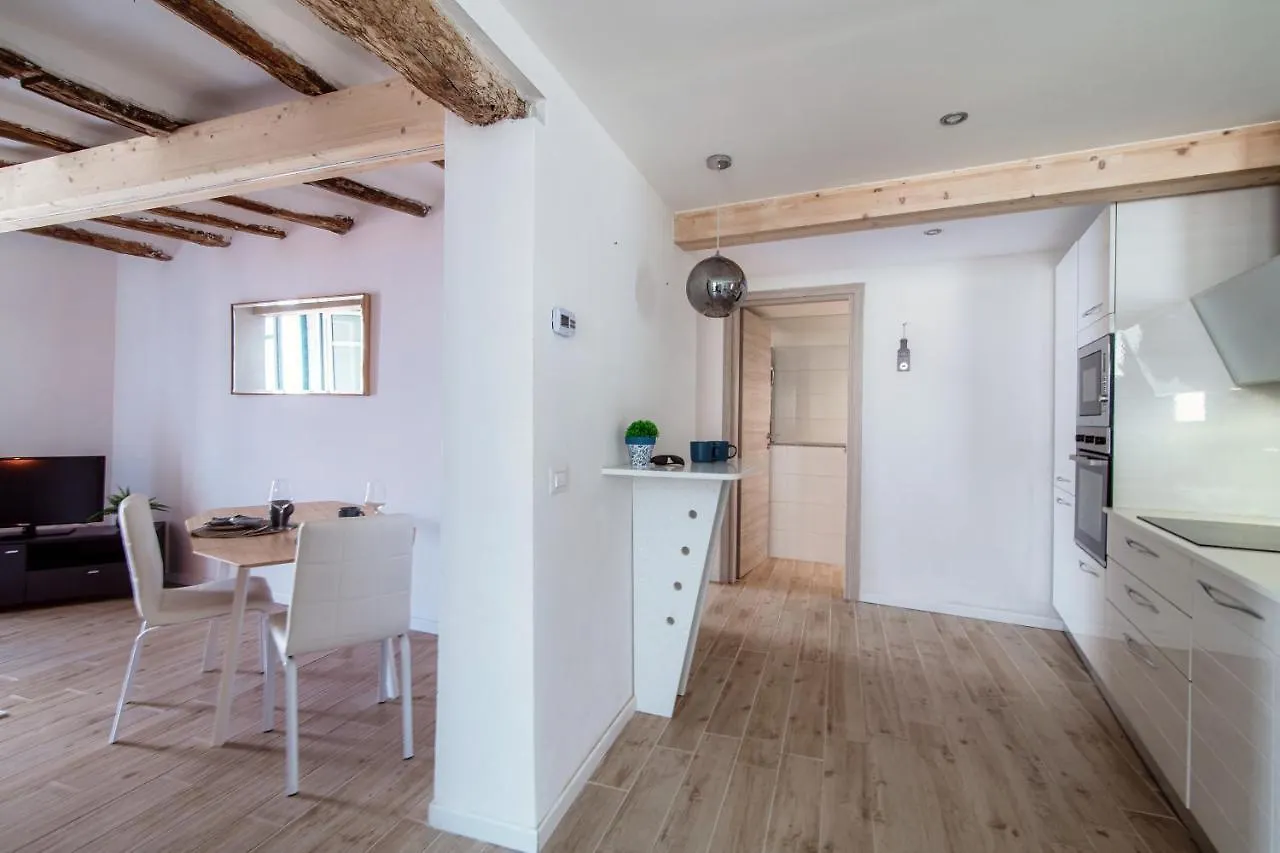 Acqua - By Myhomeincomo Moltrasio